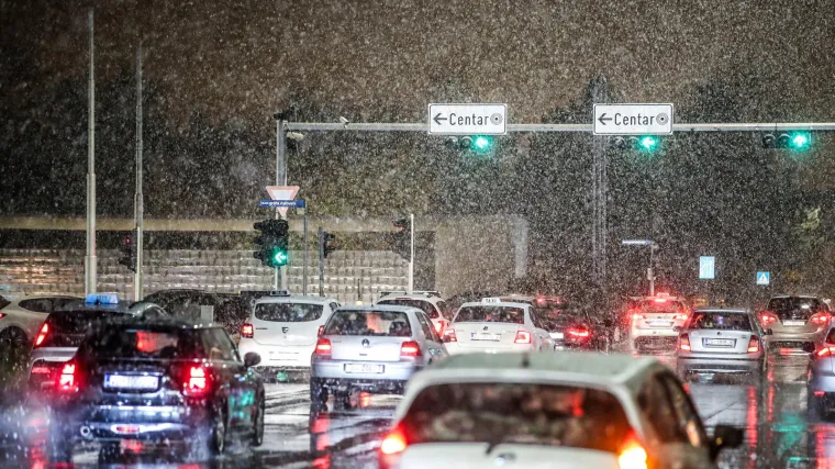 Novo ledeno jutro u cijeloj Hrvatskoj: U nekim dijelovima očekuje se snježni pokrivač, podno Velebita dere olujna bura