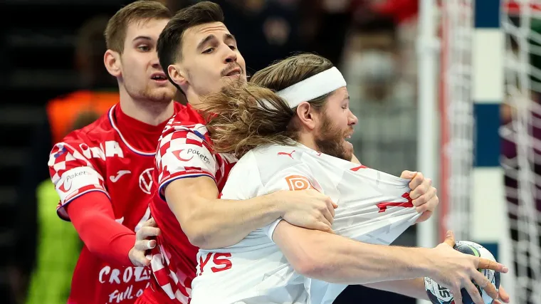 Uskoro će s Kaubojima loviti medalju na Europskom prvenstvu, a ovo božićno razdoblje uljepšao je prosidbom svoje djevojke
