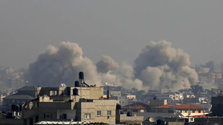 Izrael jača bombardiranje Pojasa Gaze: U napadu na jednu obiteljsku kuću poginulo je više od 20 ljudi