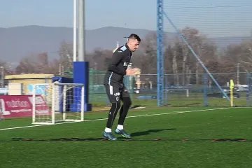 Oršić se vraća prije očekivanog? Naporno trenira na pomoćnom terenu Dinama