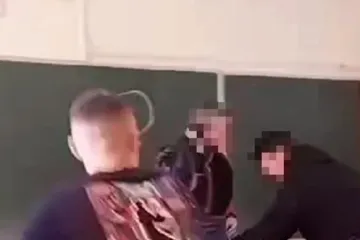 Procurili detalji tučnjave u školi: Profesora su učenici provocirali i nazivali 'četničkim vojvodom'?