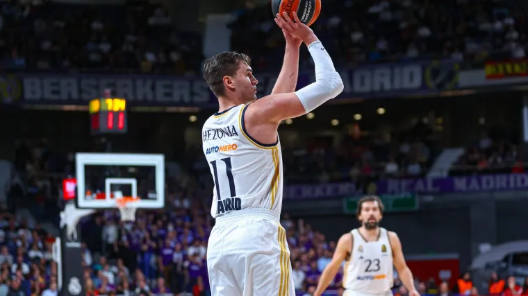 Delije brutalno vrijeđale Hezonju, on im 'uzvratio' double-doubleom