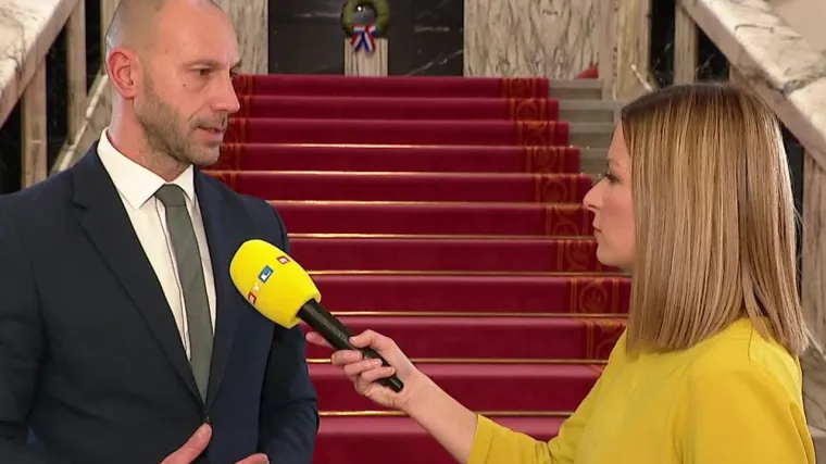 O prvim potezima iz ministarske fotelje, aferi Mreža i goli&scaron;avim fotografijama: 'Premijer nije tražio da ih izbri&scaron;em'