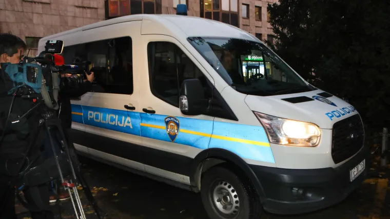 Zatvorski stražari optuženi da su unijeli sim kartice, mobitele i steroide u zatvor za 6500 kuna, dalje se prodavalo