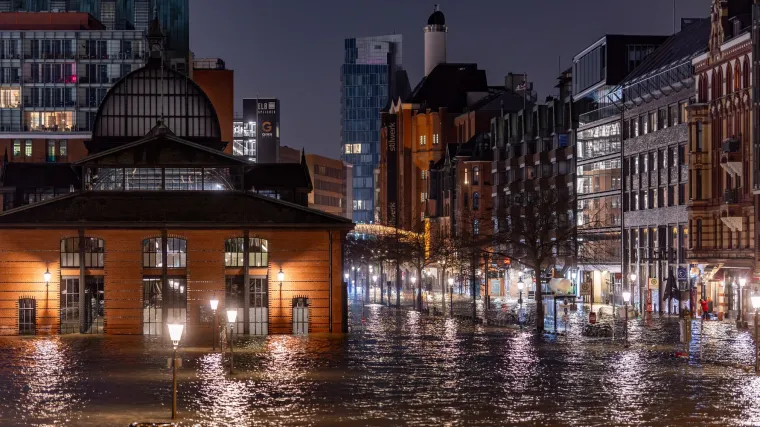 FOTO Zoltan potopio njemački grad: Voda je na nekim mjestima bila do struka, potopljeni auti...