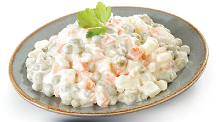 Oko francuske salate često se vode prepirke: Nema nikakve veze s Francuskom, a osmislio ju je Rus