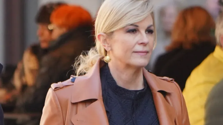 Kolinda je zasjala u smeđem kožnom kaputu, špica je u subotu bila poput modne piste