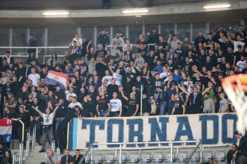 'Ustaše simbolima NDH provocirale Partizan'; Srbi se raspisali o zastavi na tribinama: 'Liga se obrukala'