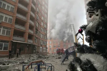 U ruskom raketnom napadu na Ukrajinu 18 poginulih, ozlijeđeno više od 130. 'Milijune su probudile eksplozije'