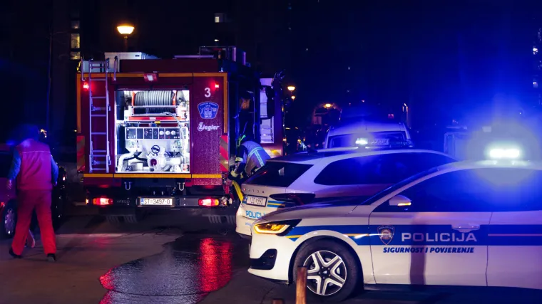 Planula zgrada u Daruvaru! Jedna osoba poginula, buktinja zahvatila stan iznad dispanzera