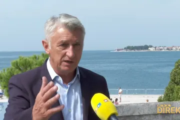 Zataškavaju nesreće, novac nam troše na juhe od bikovog repa i bordele: Zašto naši političari misle da su faraoni?