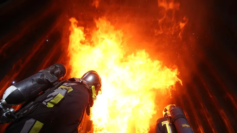 Požar u Dubrovniku: Izvukli mu&scaron;karca iz stana bez svijesti, ubrzo je preminuo