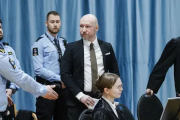 Uzima Prozac za depresiju, ima suicidalne misli. Masovni ubojica Breivik tuži Norvešku zbog izolacije