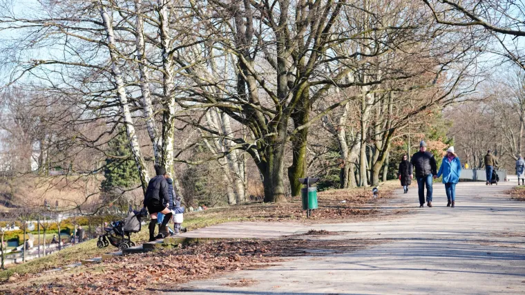 Bura popu&scaron;ta, a poslijepodne nam stiže i zubato sunce. Jutarnji minusi na kopnu do vikenda