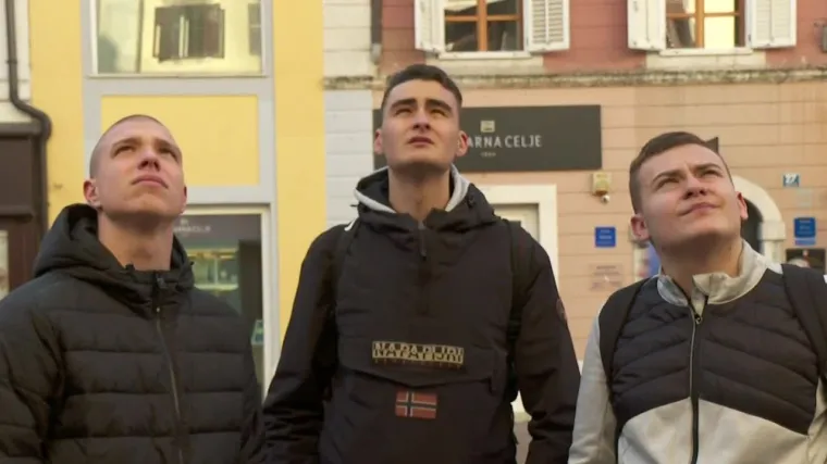 Amel, Adin i Ante na povratku iz &scaron;kole utrčali u stan u plamenu i spasili radnike i ženu: 'Ili uđe&scaron; ili snima&scaron;'