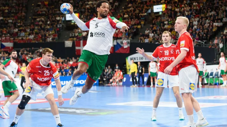 U utakmici koja je odlučivala o pobjedniku skupine suci napravili veliku gre&scaron;ku, 'skočila' cijela klupa