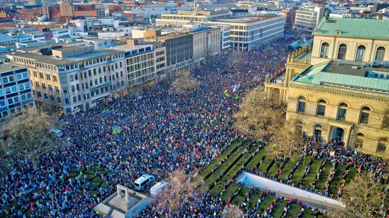 Nijemci i danas izlaze na ulice protiv krajnje desnice: 'Fa&scaron;izam nije alternativa'