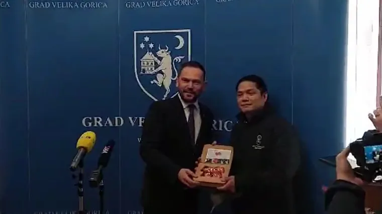 Odlikovan hrabri Filipinac koji je spasio djecu iz gorućeg autobusa: 'Vi ste junak, kod nas su dobrodošli svi pošteni i radišni ljudi'