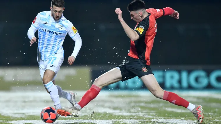 Ovo je za smrznuti se: Pazite na kakvom terenu se igra utakmica u HNL-u