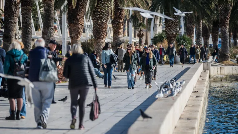 Nakon snijega i smzavanja pred nama je toplo i sunčano vrijeme. Temperature će ići i do 16 Celzijevih stupnjeva