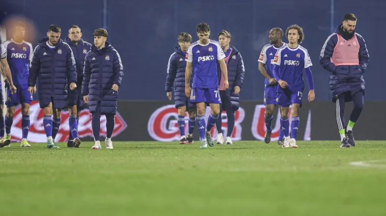 Dinamo nema pravo na kiks, a pljušte negativni komentari navijača: 'On drhti i profesionalno vodi klub u novu sramotu'