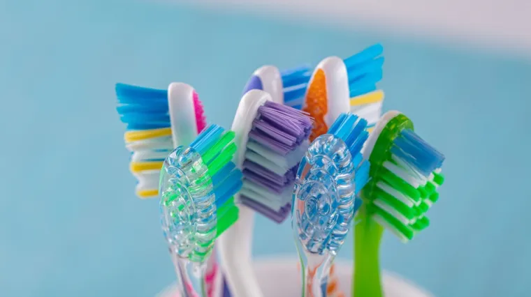 Stomatologinja upozorila na plijesan koja raste na četkicama za zube: 'Postoji jedna stvar koju možete napraviti da je se rije&scaron;ite'