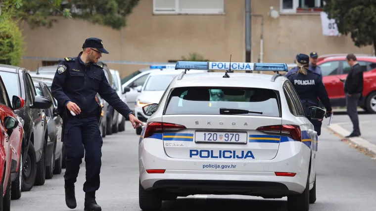 Policija privela pet navijača tijekom derbija Osijeka i Hajduka
