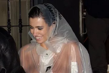 Kanye West izveo Biancu Censori, bila je potpuno gola ispod prozirne kabanice