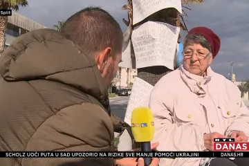 Vanja se vezala lancima pred splitskom gradskom upravom: 'Bit ću ovdje dok sam živa'