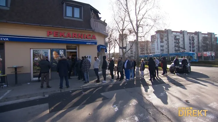 Plenković i Markić slave, obrtnici i trgovci plaču: Neradne nedjelje su Ustavne!