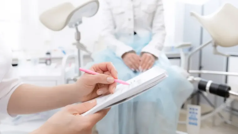 Znate li s koliko godina djevojke trebaju prvi put posjetiti ginekologa?