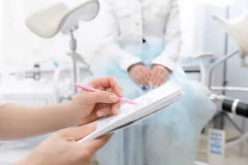 Znate li s koliko godina djevojke trebaju prvi put posjetiti ginekologa?