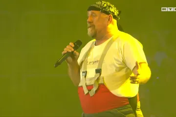 Drele na pozornicu izašao u gumenim čizmama i 'radnom odjećom'