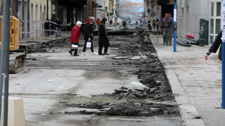 Dio centra Rijeke dva dana bez vode: Građanima na raspolaganju autocisterne