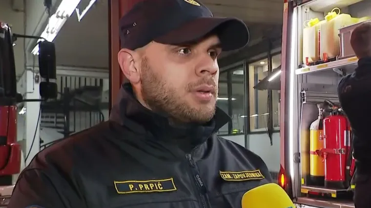 Spaljivali korov pa izazvali požar, vatrogasac savjetuje što činiti u tom slučaju: 'Ovo je bitno'