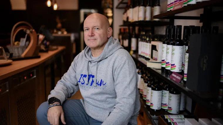 Erik je dugo godina bio sportski trener, a onda je u Istri pokrenuo uspje&scaron;nu hedonističko-gastronomsku utrku Teći, isti i piti