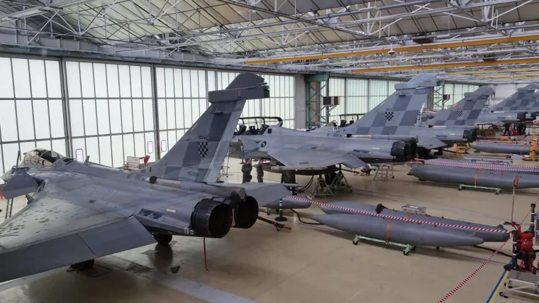 Jo&scaron; jedan moćni francuski lovac u vlasni&scaron;tvu Hrvatske! 'Preuzeli smo i &scaron;esti Rafale'