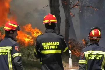 Pobuna vatrogasaca: Skaču u vatru i riskiraju život, a povećanje plaće dobili samo odabrani