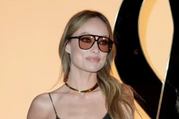 Olivia Wilde u prozirnoj majici otkrila bradavice, a fanovima najvi&scaron;e smetale naočale