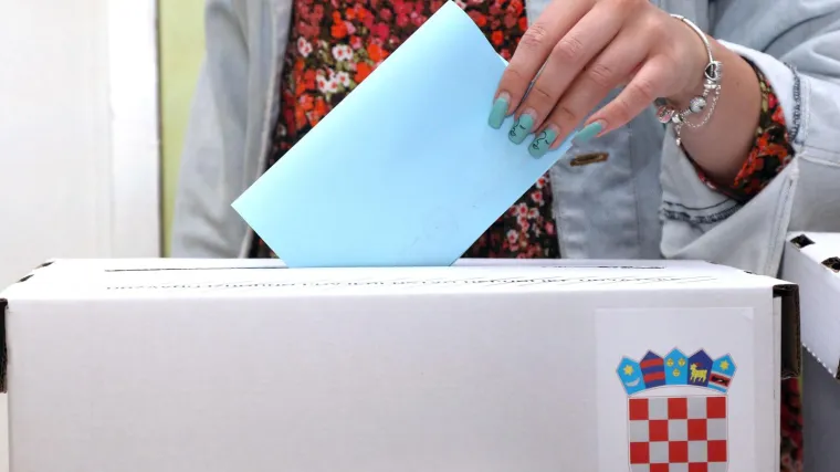 Što je žuta, a što plava potvrda? Donosimo sve što trebate znati prije nego što izađete glasati