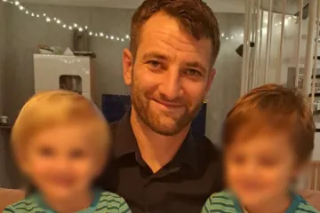 Uskoro stiže i treće dijete! Adam iz 'Braka na prvu' objavio preslatku fotografiju sa sinovima: 'Dva moja'