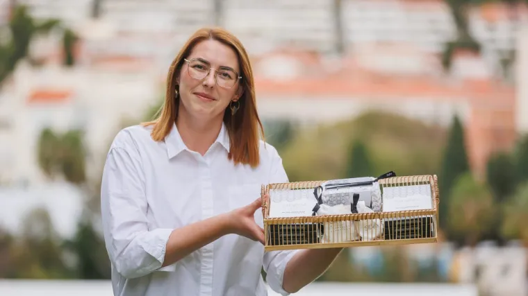 Prirodna kozmetika Silvan, inspirirana kulturnim naslijeđem Ilira s ambalažom iz koje raste cvijeće