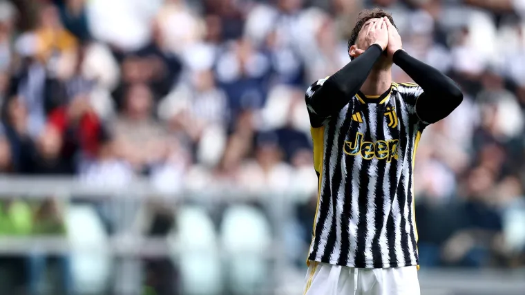 Juventus kaznio Vlahovića: Morat će platiti jedan od najskupljih crvenih kartona