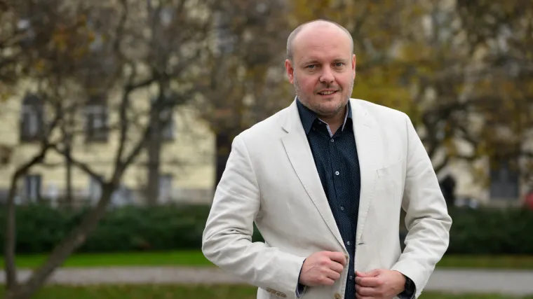 Danas Tomislav ima agenciju za organizaciju vinskih tura i radionica