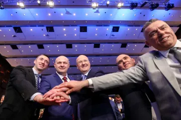 Skup DP-a uz Thompsonovu pjesmu i oznake HOS-a, Kolakušić u stilu Prije: 'Možemo napuniti i Arenu'