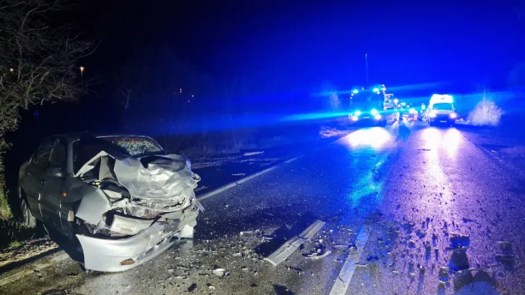 Stravična nesreća u Istri: BMW se u sudaru doslovno prepolovio, vi&scaron;e je ozlijeđenih