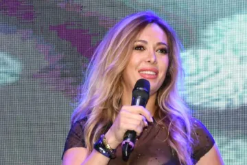 Lidija Bačić izbacila grudi na koncertu: Minijaturni top ih jedva pridržavao