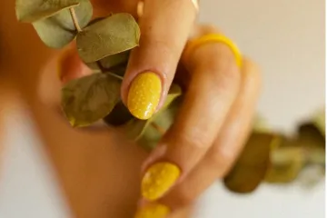 Manikura u nježno žutoj boji - proljetni trend koji vole i slavne dame