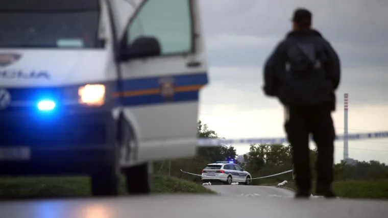 U stravičnoj prometnoj nesreći u Sisku poginula jedna osoba