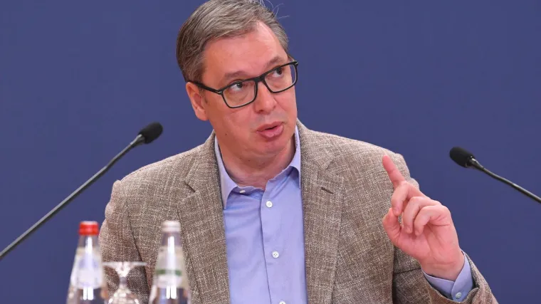 Vučić za mandatara nove srbijanske vlade odredio ministra obrane Vučevića